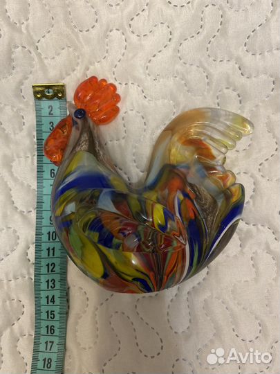 Фигурки из цветного стекла