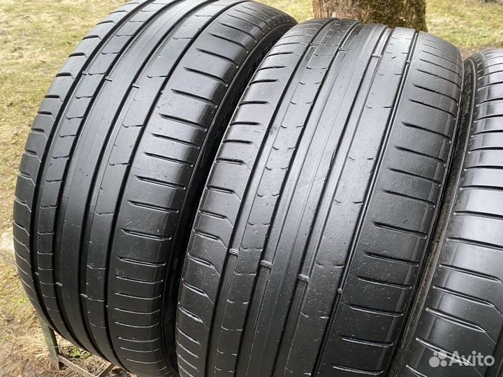 Pirelli P Zero PZ4 255/40 R21 и 285/35 R21 105Y