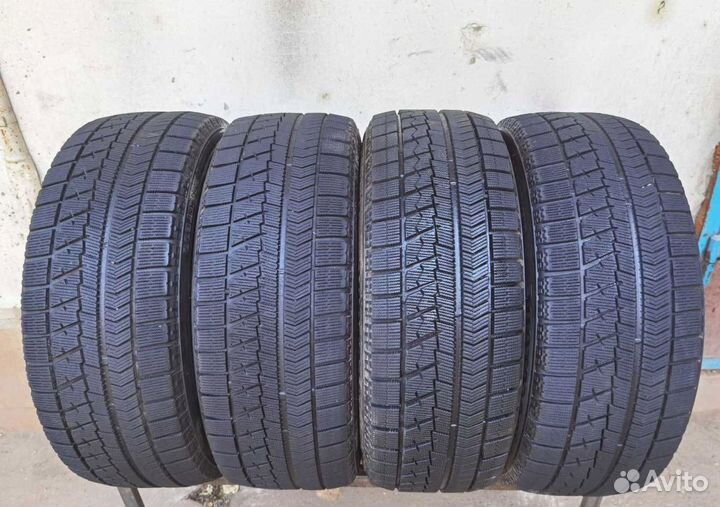 Bridgestone Blizzak VRX 215/55 R17 98H