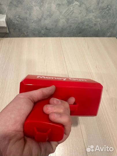 Деньгомет пистолет для денег для подарка