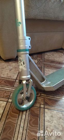 Трюковой самокат зефир