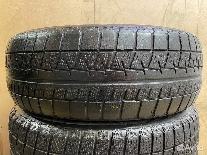 Bridgestone Blizzak Revo GZ 215/60 R17