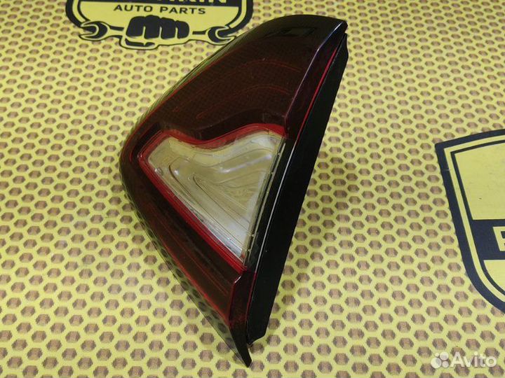 Фонарь в крышку багажника задний левый Renault