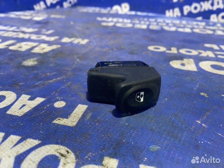 Кнопка стеклоподъемника Renault Logan 1 седан 2012