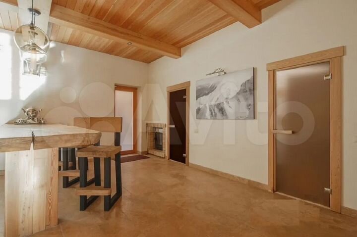 Дом 225 м² на участке 5 сот.