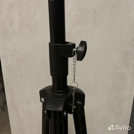 Штатив для колонок