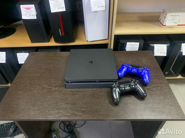 Sony PS4 Slim 1000GB (CUH-2208B), 2 геймпада