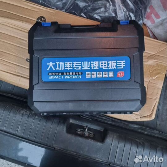 Гайковерт ударный аккумуляторный