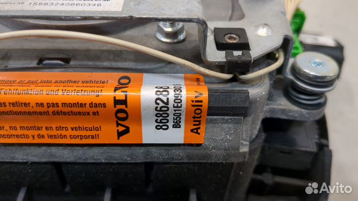 Подушка безопасности водителя Volvo XC70, 2004