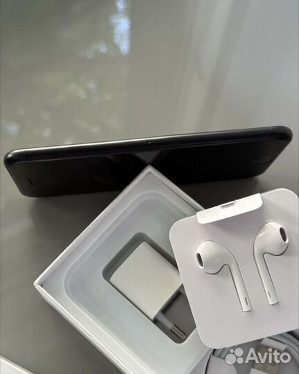 iPhone SE (2020), 256 ГБ