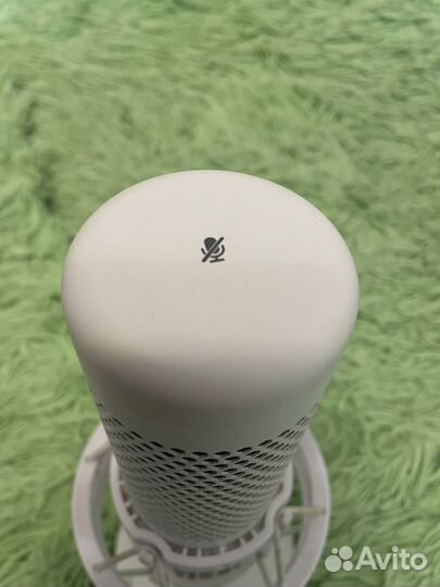 Микрофон HyperX QuadCast S белый