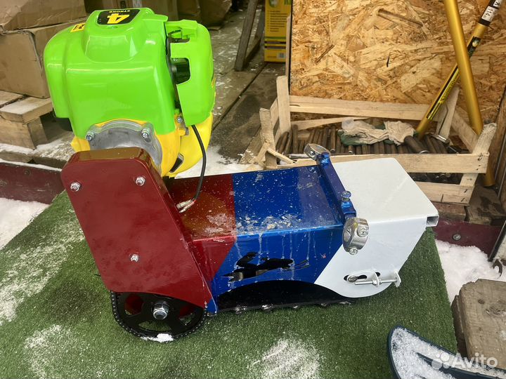 Снегокат с мотором детский