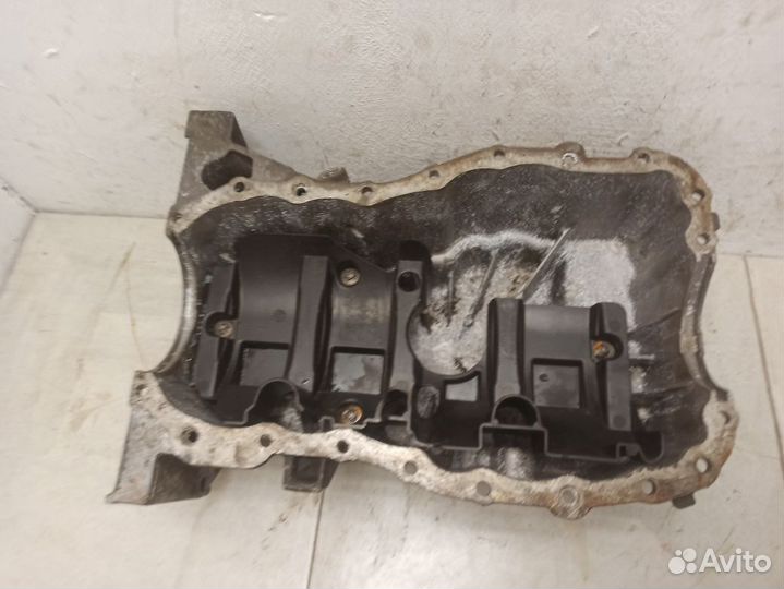 Поддон двигателя Рено