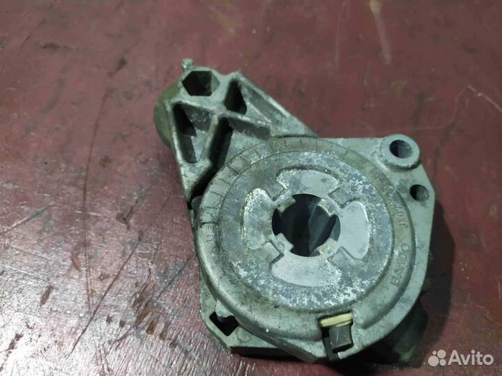 Натяжитель приводного ремня Mitsubishi Pajero 4