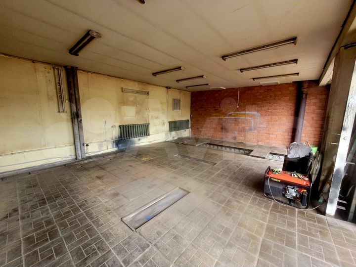 Гараж, > 30 м²