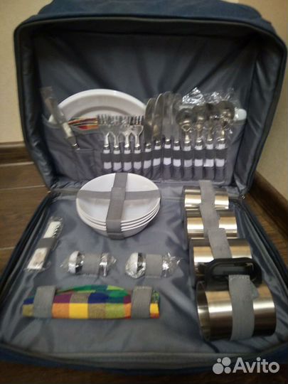 Набор для пикника на 4 персоны Luxe (новый)