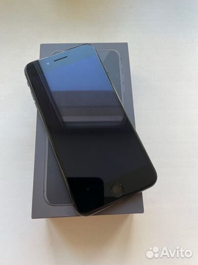 iPhone 8 Plus, 64 ГБ