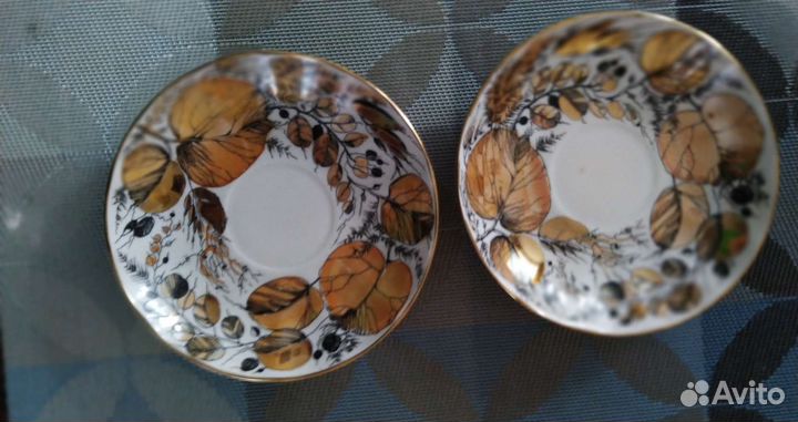 Блюдце из чайного сервиза 