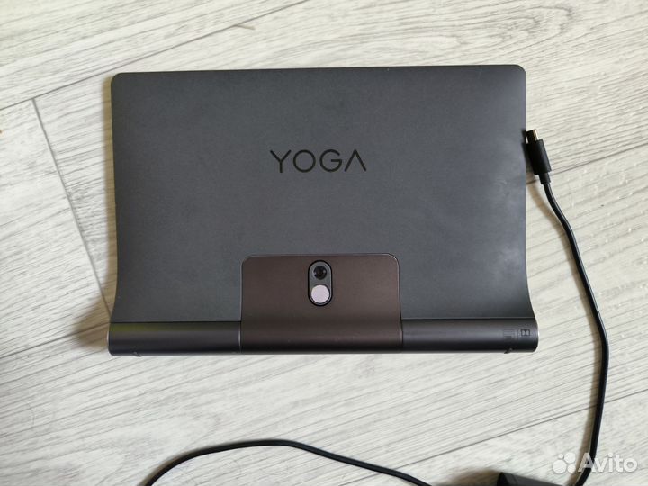 Планшет Lenovo Yoga SMART Tab