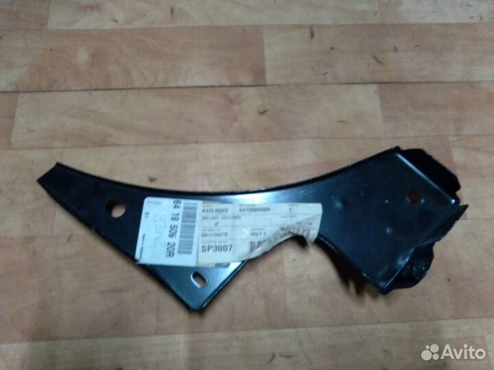 Усилитель арки крыла левого Renault Duster