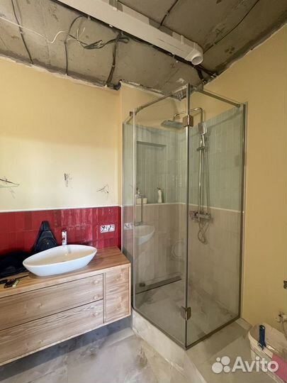 Монтаж и производство стеклянных перегородок