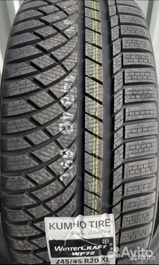 Kumho WinterCraft WP72 245/45 R20 103V