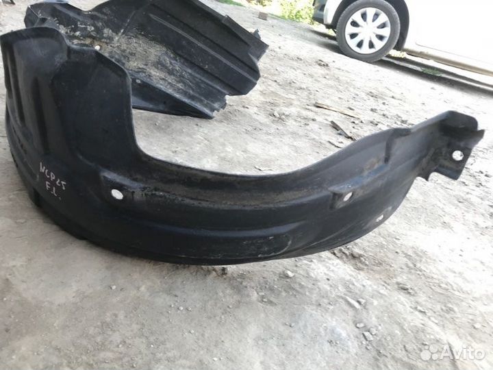 Подкрылок лев. перед. Toyota Funcargo