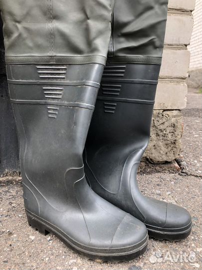 Резиновые сапоги для рыбалки