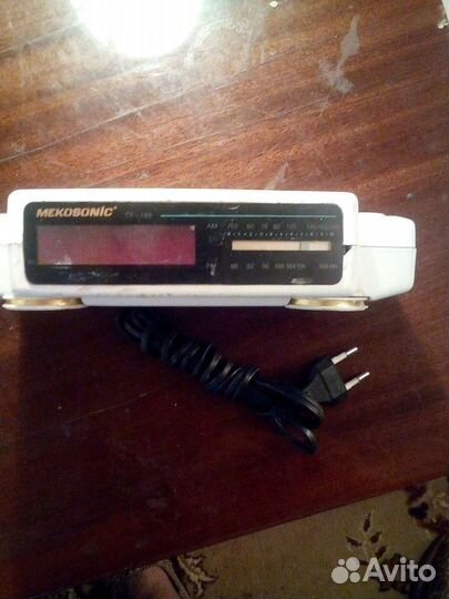 Радио + ночная подсветка + часы, оторвана антена