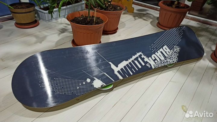 Сноуборд 144 black fire + крепления