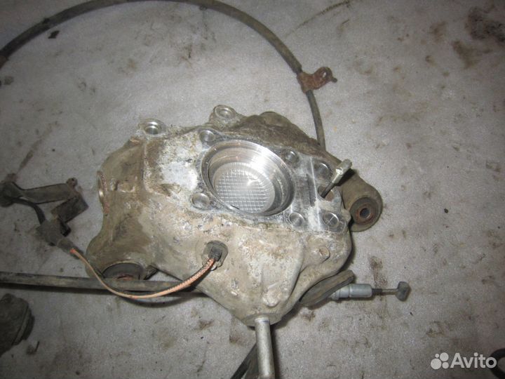 Хонда Аккорд 8 Задний кулак R+L