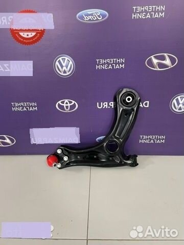 Рычаг Volkswagen Polo в сборе правый