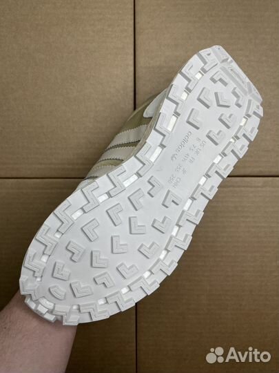 Кроссовки Adidas Retropy E5 (бежевые)