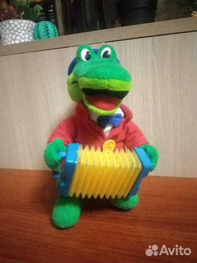 Игрушки из союзмультфильмов Чебурашка, кродил Гена