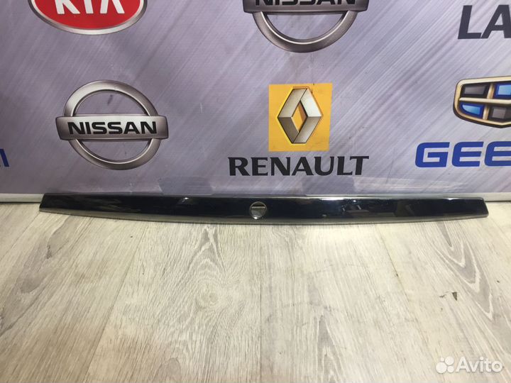 Молдинг Накладка крышки багажника Nissan almera G1