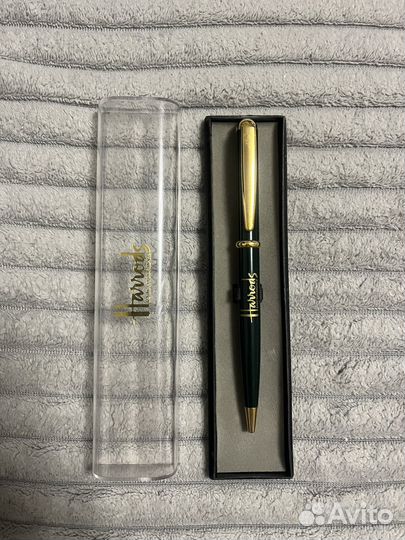 Шариковая ручка магазина Harrods