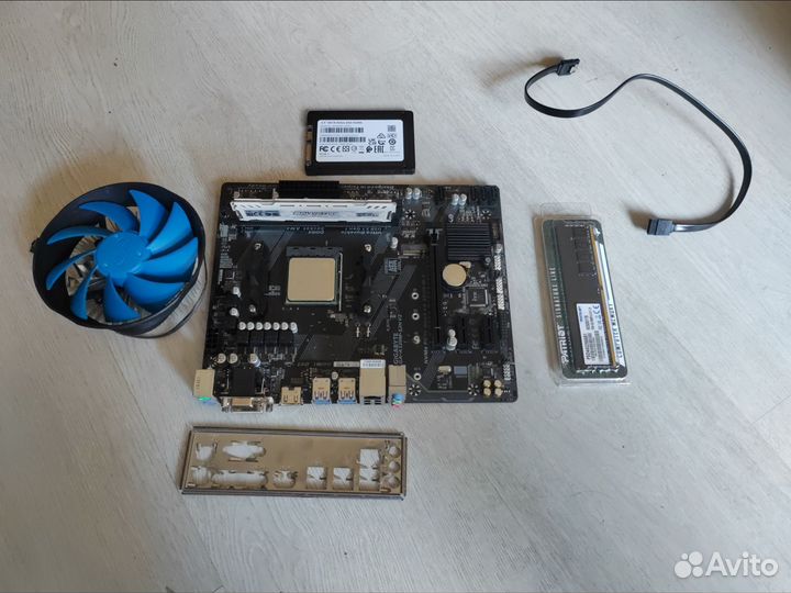 Комплект Gigabyte GA-a320m-s2h + AMD A10 9700