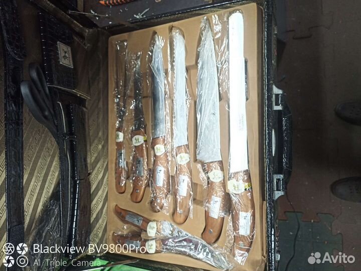 Набор столовых приборов и ножей