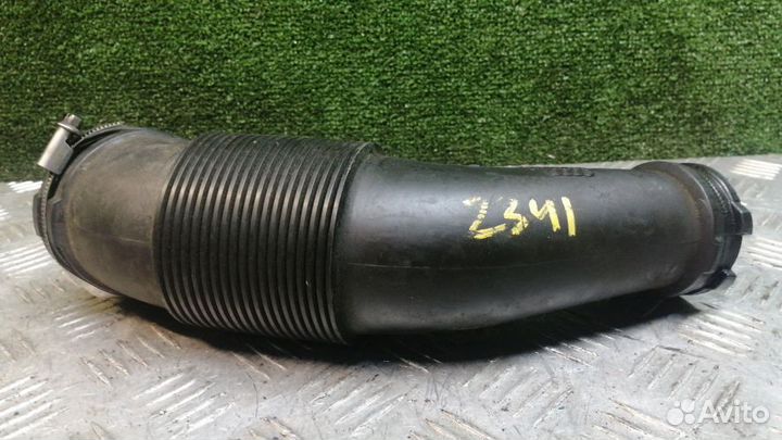 Патрубок воздушного фильтра Audi A6