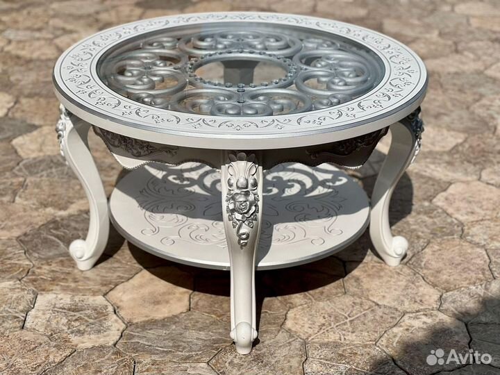 Журнальный столик