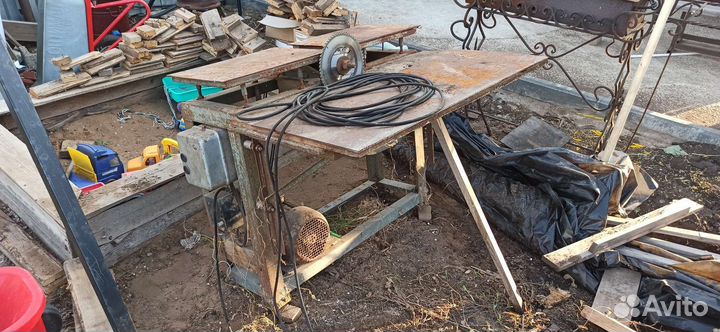 Циркулярный станок с фуганком