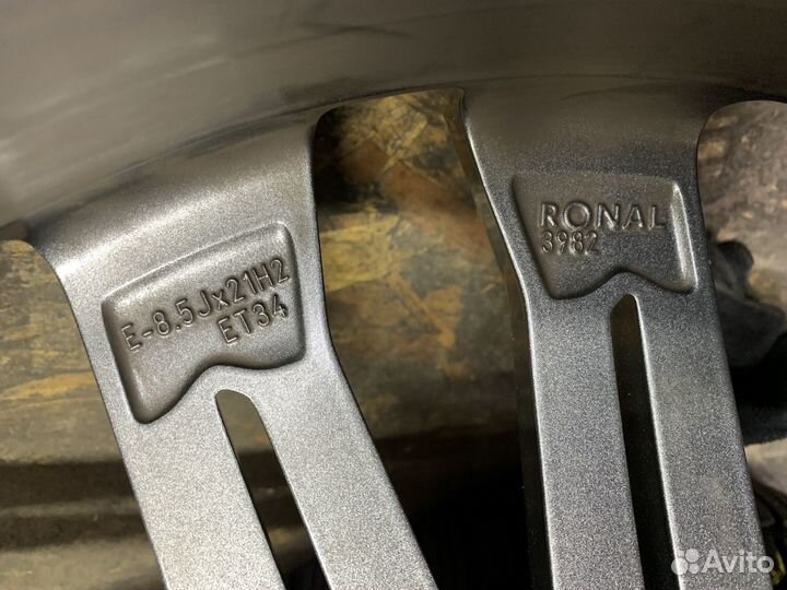 R21 Hankook Winter I'Cept Evo 3 W330 255/35, PCD 5x112 DIA 66.6