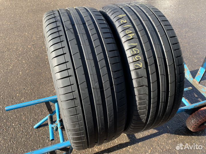 Pirelli P Zero PZ4 255/40 R21 102Y