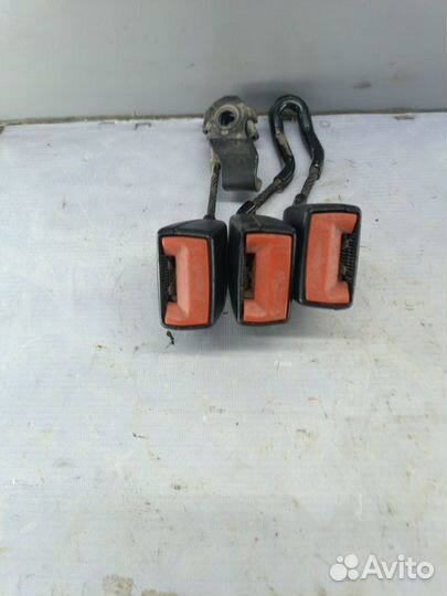 Ответная часть ремня безопасности Volkswagen Jetta