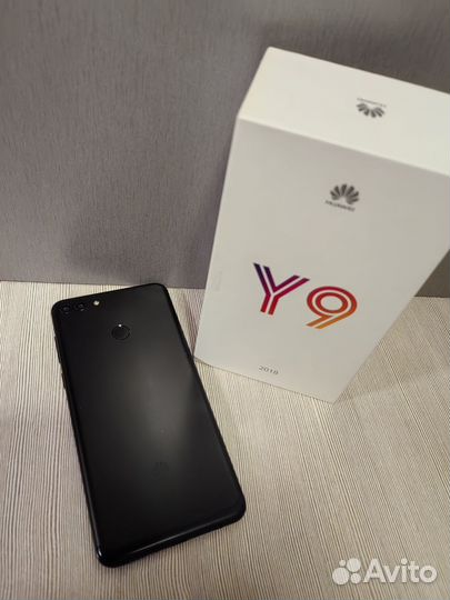 Телефон Huawei y9 2018