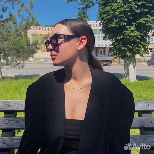 Официант, Хостес