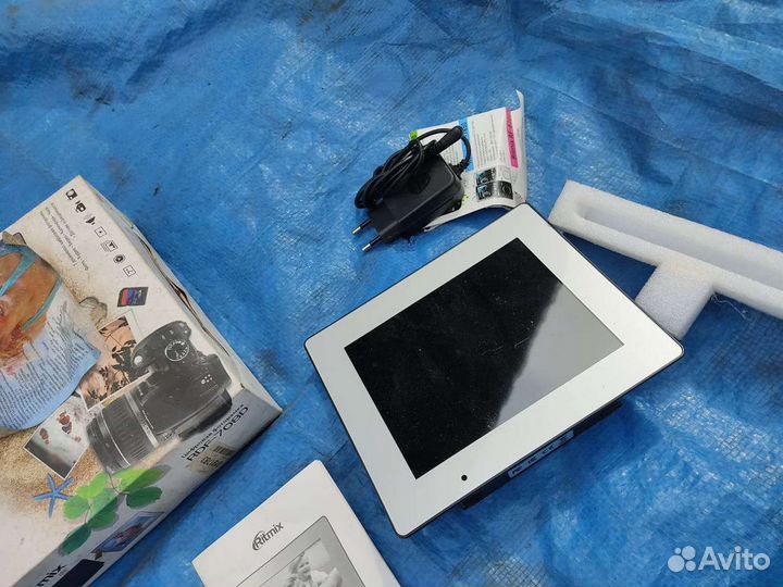 Цифровая фоторамка ritmix новая