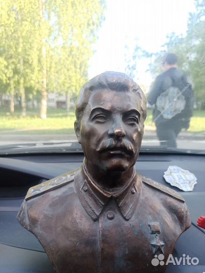 Продам бюст Сталина
