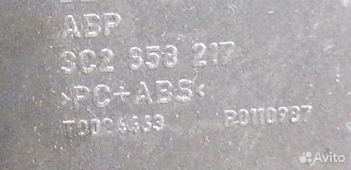 Накладка панели приборов левая Volkswagen Passat