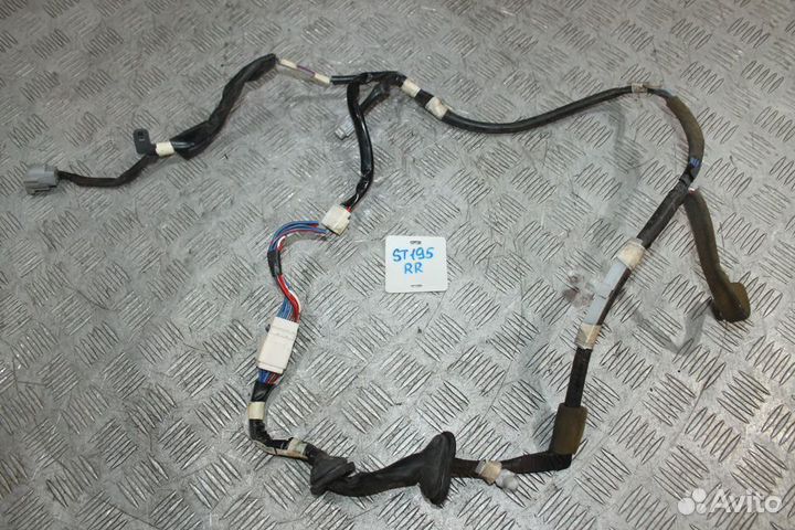 Проводка двери задняя правая Toyota Caldina T19